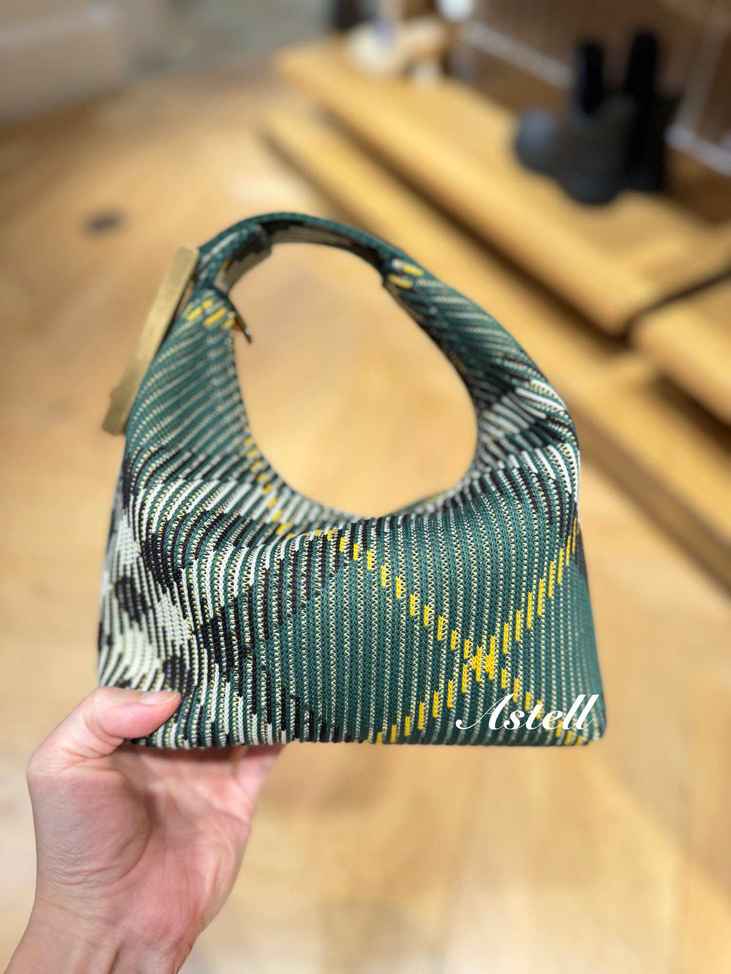 [PRE-ORDER] BURBERRY MINI PEG DUFFLE BAG
